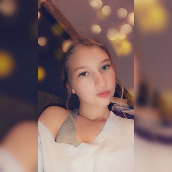 Meet your Posher, Jessica - Picture 1 of 1